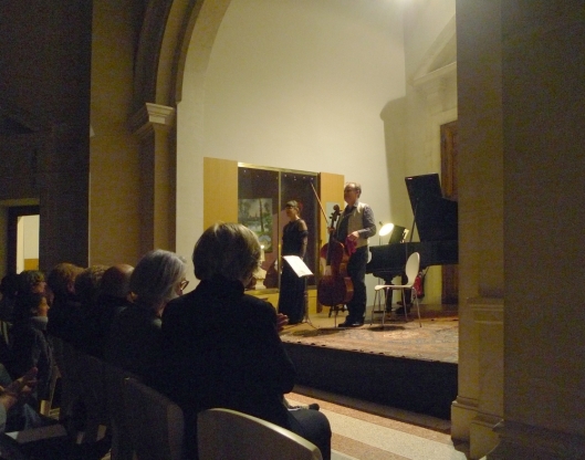 "Musée en Musique" à Paray-le-Monial: pour les Amis de l'Orgue de Charolles, Marcia Hadjimarkos (piano) et Alain Gervreau (violoncelle) dans une soirée musicale 1900.